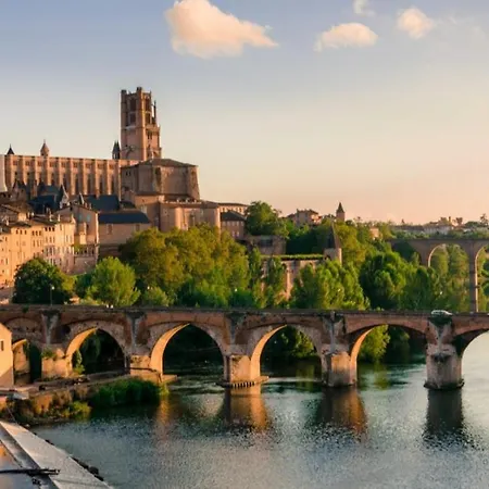 Casa de Férias De Charme Et Pres D'albi , Au Mas De Bel Air Arthes